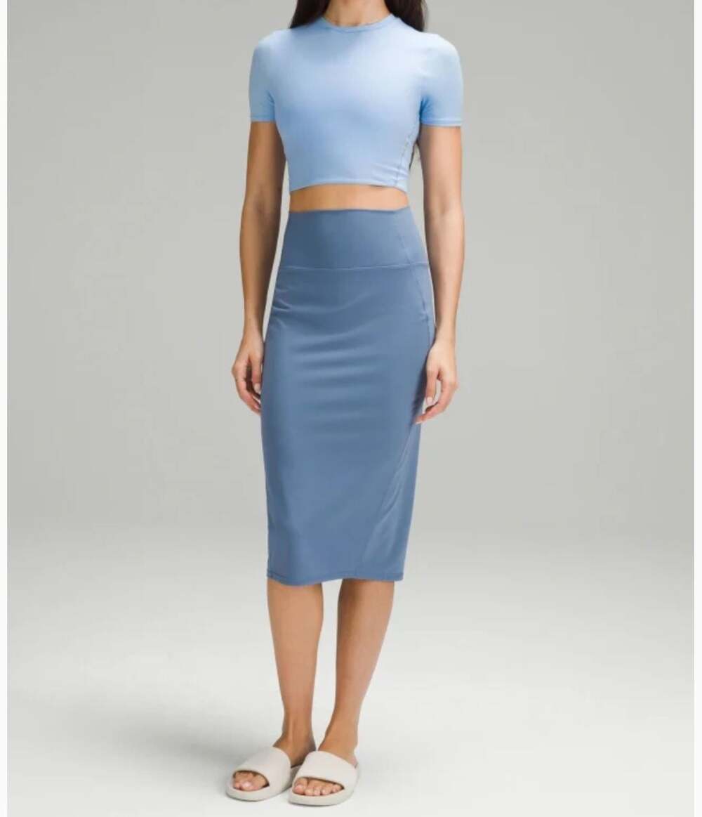 Lululemon Nulu Slim-Fit HR Skirt Size 6 Oasis Blue Midi